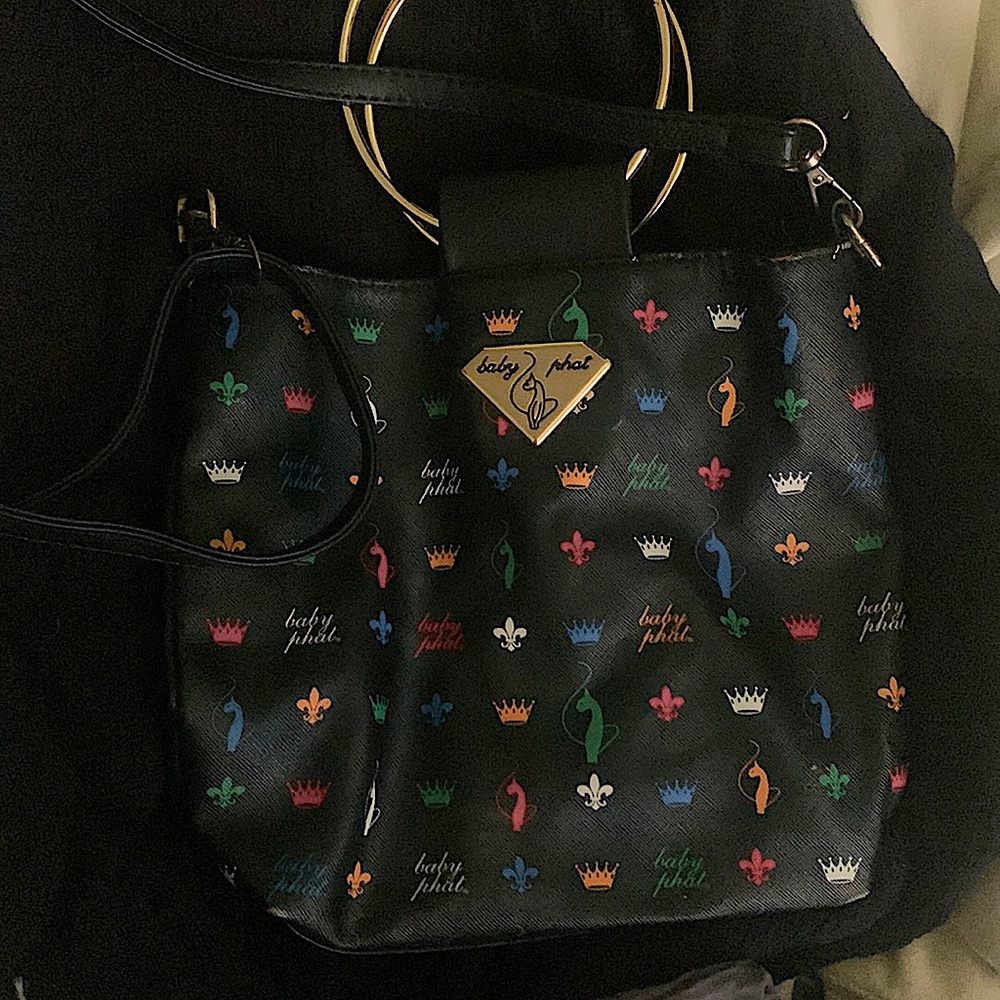 i’m selling a baby phat purse! new conditions, not used!